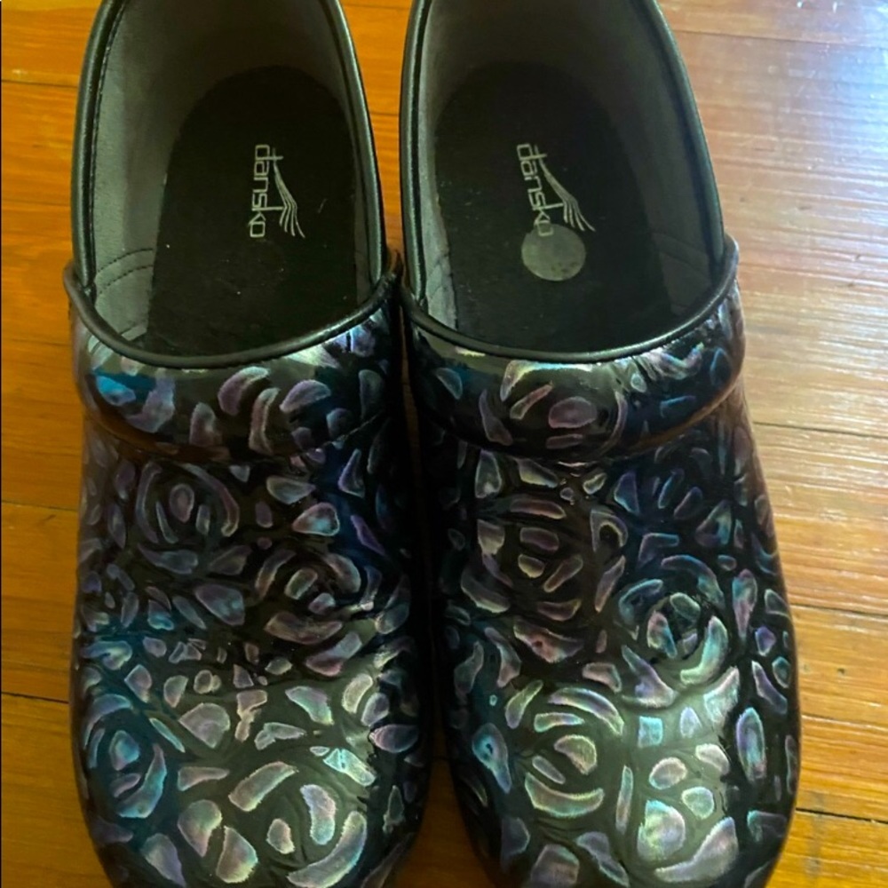 Dansko Clogs purple roses Size 40 or US 9/9.5